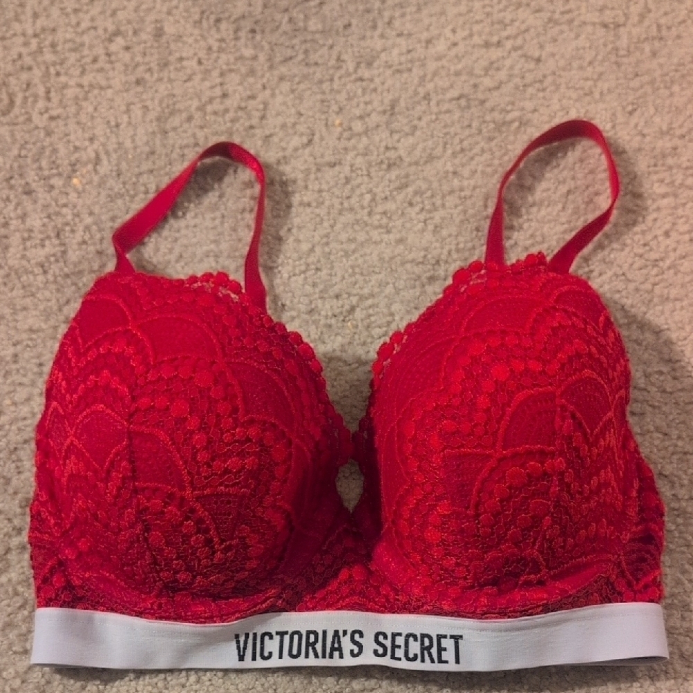 Victoria Secret Red Lace Underwrite Tshirt Lightly Lined Demi Bra Size 32 DD